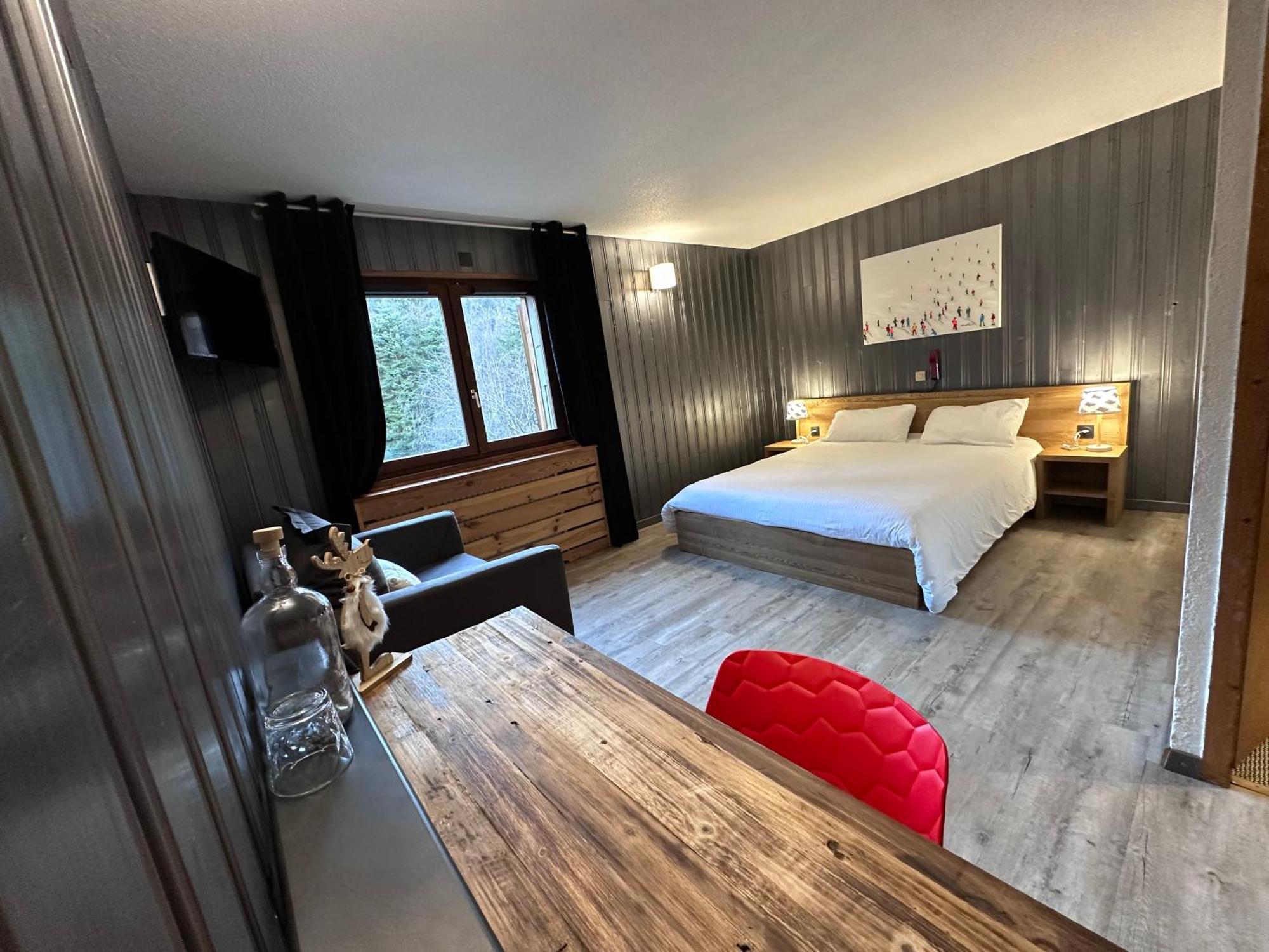 Fontaine Du Mont Blanc Hotel & Spa เลอุชส์ ภายนอก รูปภาพ