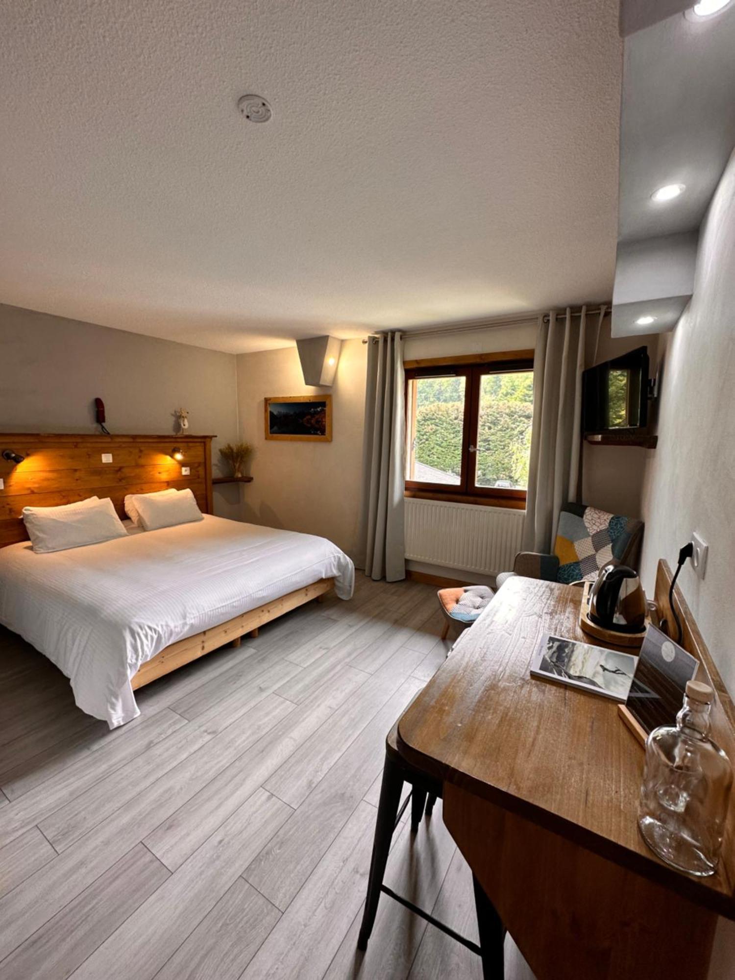 Fontaine Du Mont Blanc Hotel & Spa เลอุชส์ ภายนอก รูปภาพ