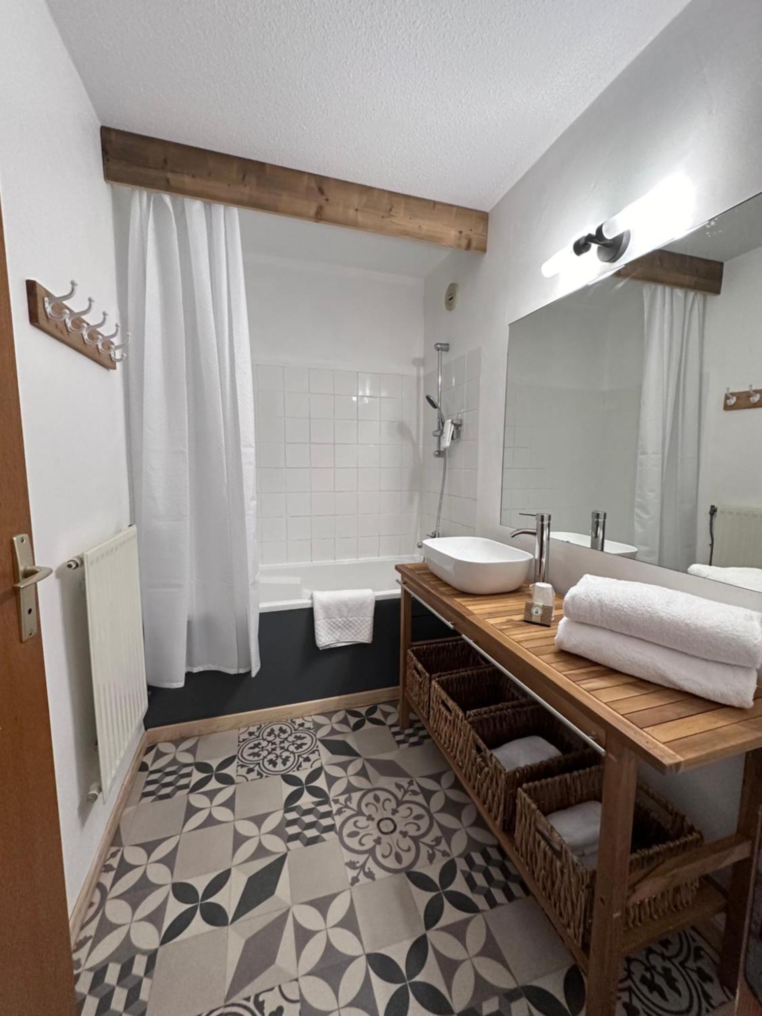Fontaine Du Mont Blanc Hotel & Spa เลอุชส์ ภายนอก รูปภาพ