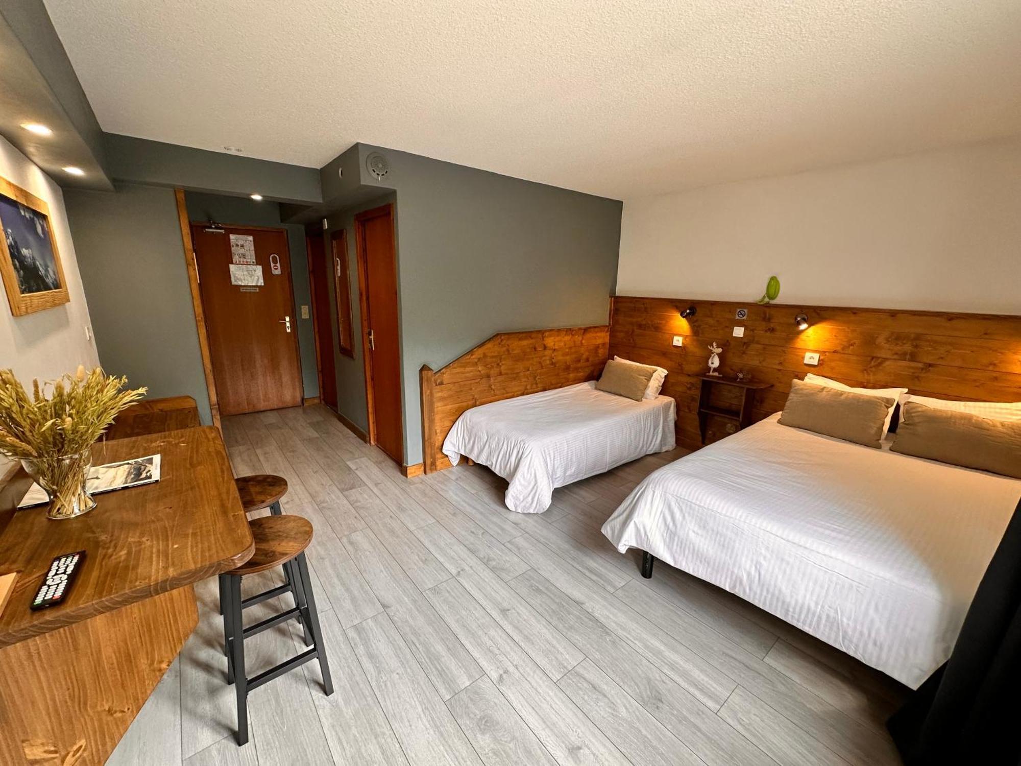 Fontaine Du Mont Blanc Hotel & Spa เลอุชส์ ภายนอก รูปภาพ