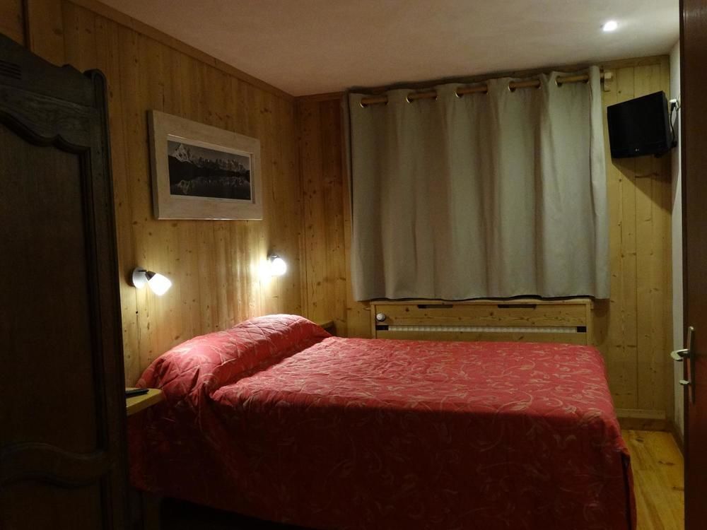 Fontaine Du Mont Blanc Hotel & Spa เลอุชส์ ภายนอก รูปภาพ